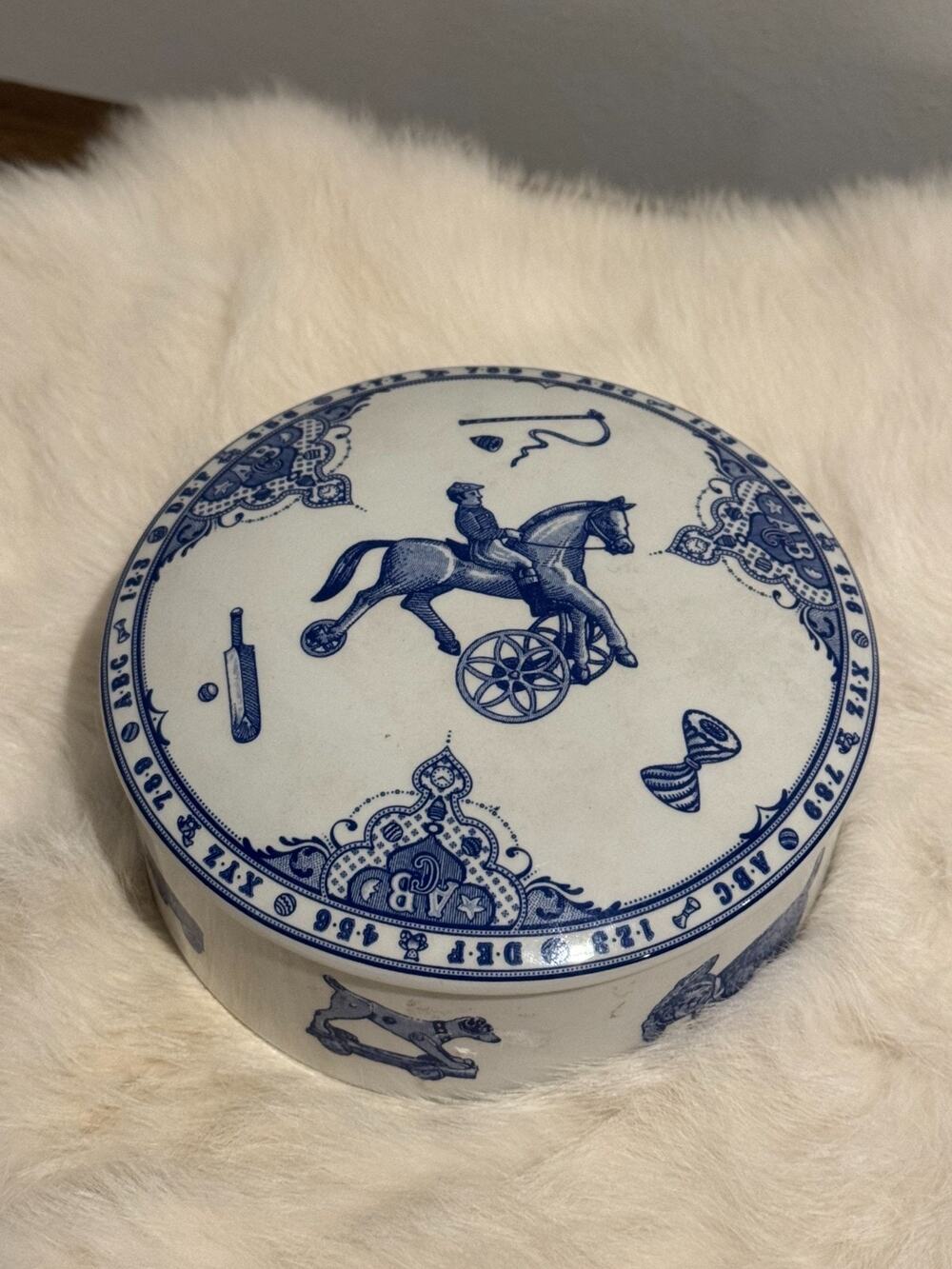 Spode Blue Room Edwardian Child Round Covered Box Trinket Jewelry England Toile